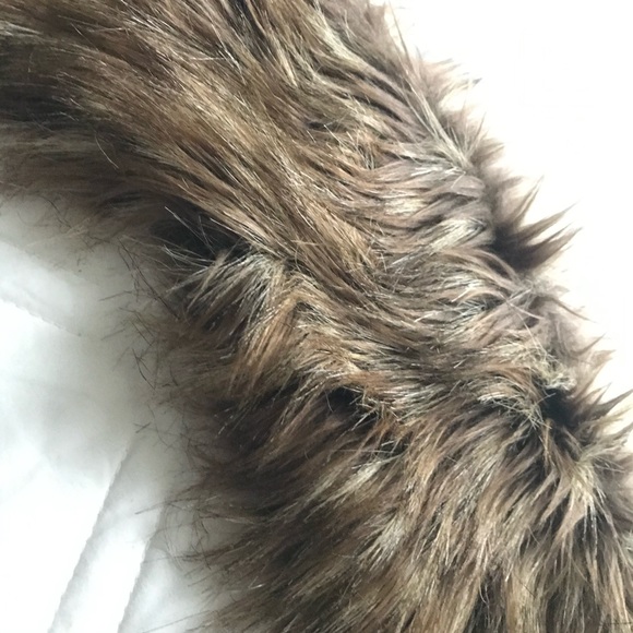 Faux fur collar - Picture 3 of 9